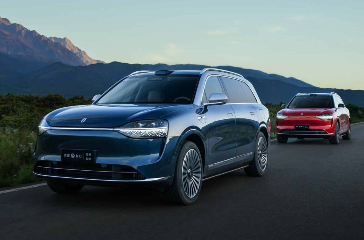 Το οξύμωρο; Οι παραδοσιακές δυνάμεις υπολείπονται μιας μάρκας που δεν υπήρχε καν τέσσερα χρόνια νωρίτερα. AITO