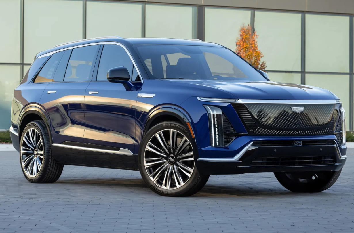 Η Cadillac Vistiq έρχεται στη Γηραιά Ήπειρο για να τοποθετηθεί απέναντι στα Mercedes-Benz EQS και Volvo EX90. Cadillac Vistiq