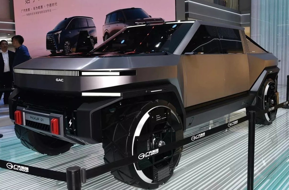 Το κινεζικό γενόσημο φαίνεται πιο εύπεπτο σχεδιαστικά από το pick-up του Elon Musk. Tesla Cybertruck