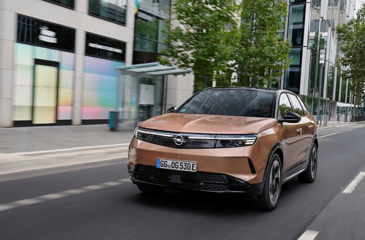 Τα ηλεκτρικά μοντέλα της Opel προσφέρουν λύσεις για όσους αναζητούν ένα ολοκληρωμένο οικογενειακό αυτοκίνητο Opel Grandland Electric