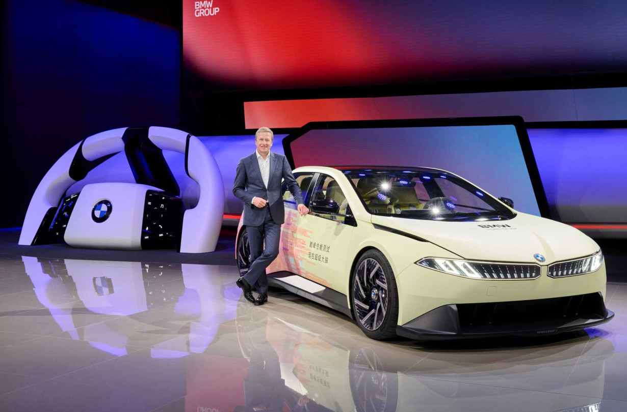 Ακούς τον Oliver Zipse και νομίζεις ότι μιλά ο Akio Toyoda. BMW