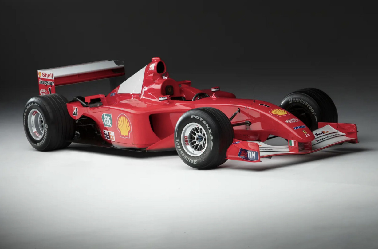 Η Ferrari F2001 είναι το πρώτο αυτοκίνητο που πουλήθηκε στο Μονακό κατά την διάρκεια αγωνιστικού τριημέρου  Ferrari F2001