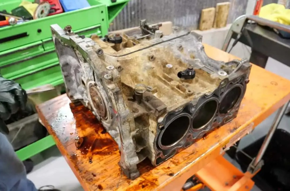 Ο 6κύλινδρος EZ30 μας υπενθυμίζει πως η Subaru ξέρει καλά πως να κατασκευάζει αξιόπιστους κινητήρες που αντέχουν στον χρόνο Subaru engine