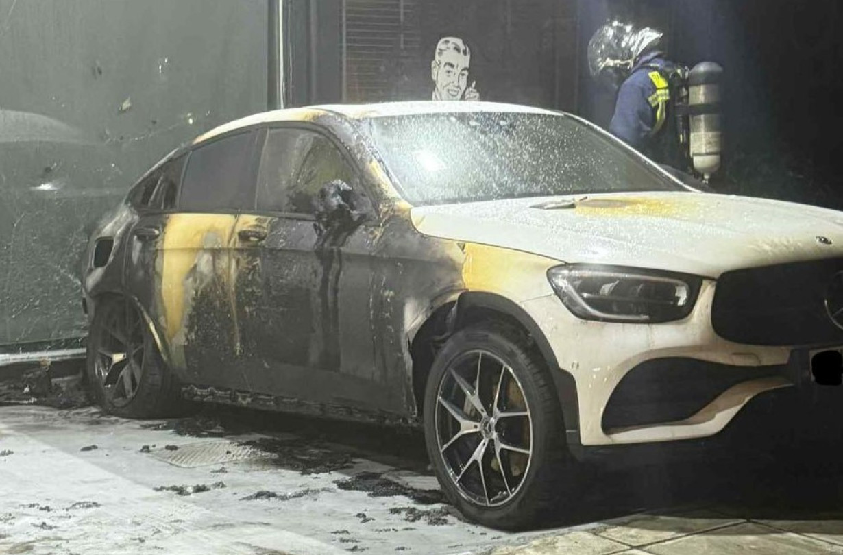 Πολλά συγχαρητήρια στους πυροσβέστες για το άριστο έργο τους. Να επιστήσουμε όμως την προσοχή στις προκαταλήψεις περί ηλεκτρικών. Mercedes-Benz GLC Coupé