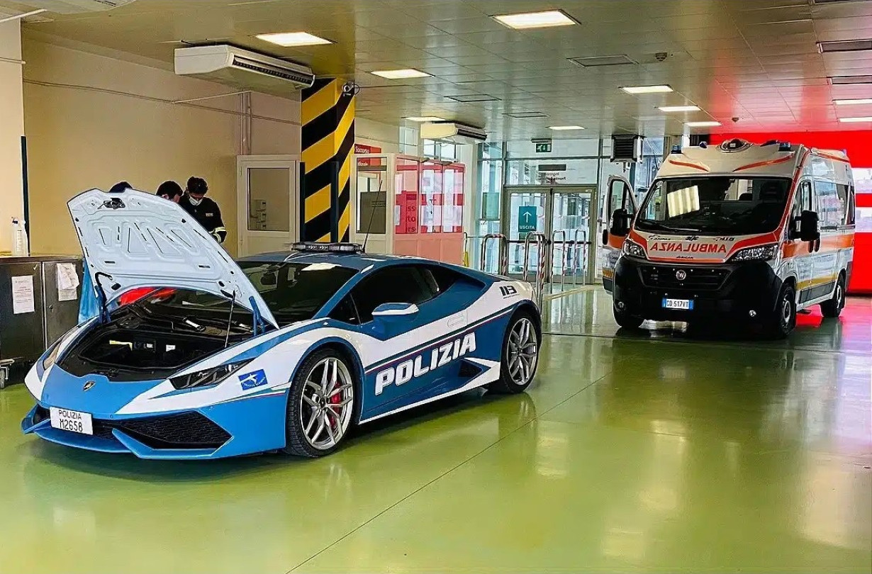 Οι Χάρτες της Google αναφέρουν ότι η συγκεκριμένη διαδρομή χρειάζεται περί τις πεντέμισι ώρες, ένεκα και κάμποσων οδικών έργων που βρίσκονται σε εξέλιξη. Lamborghini Huracán