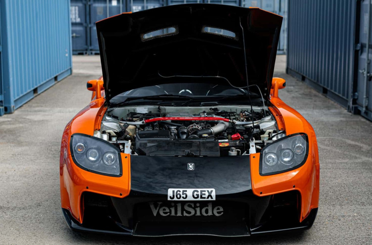 Ένα εκατομμύριο για ένα καγκουρεμένο RX-7; Αν το βλέπεις έτσι, σίγουρα δεν είσαι το κοινό των ταινιών Fast and Furious. Mazda RX-7