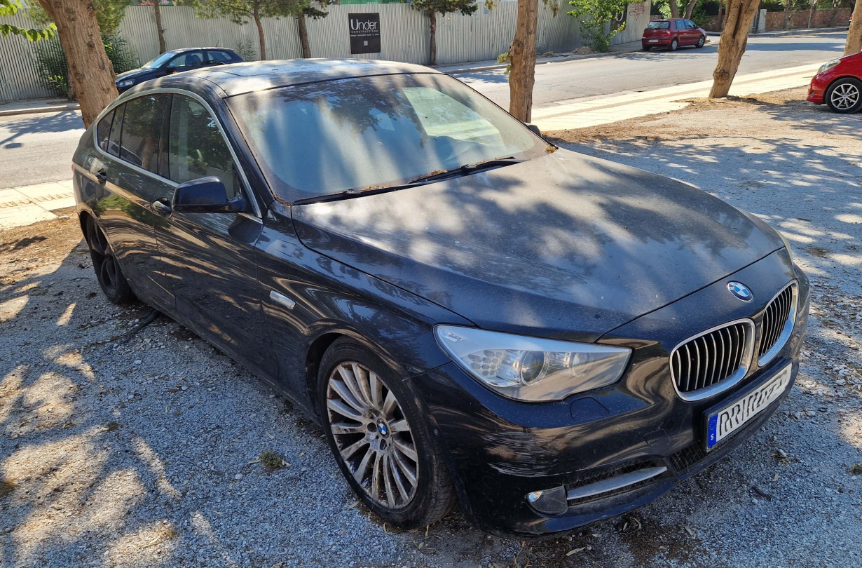 Σαν πολλές BMW δεν έχουν παρατημένες εκεί στη Βουλιαγμένη; 5 GT
