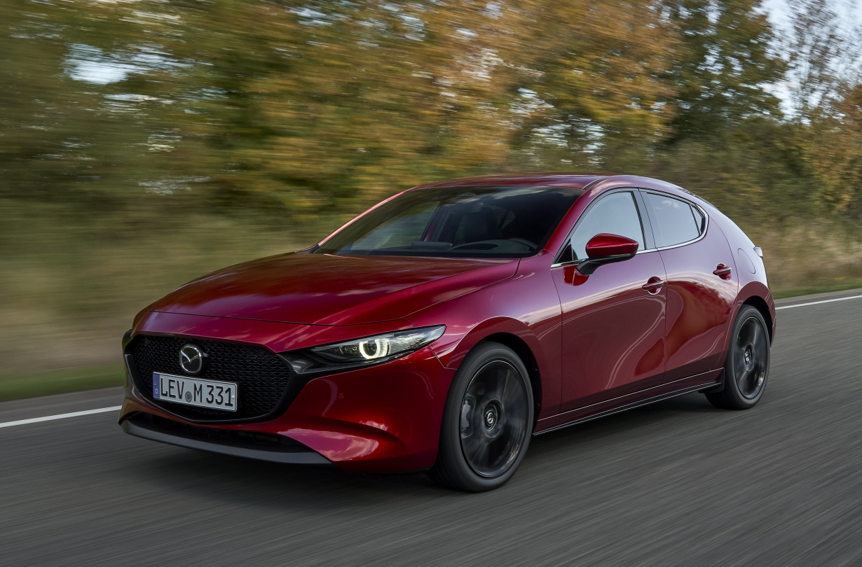 Στην Ελλάδα, το Mazda3 είναι διαθέσιμο τόσο ως χάτσμπακ όσο και ως μπερλίνα, με την αρχική τιμή, ανεξάρτητα από το αμάξωμα να ξεκινά από €31.513 Mazda3