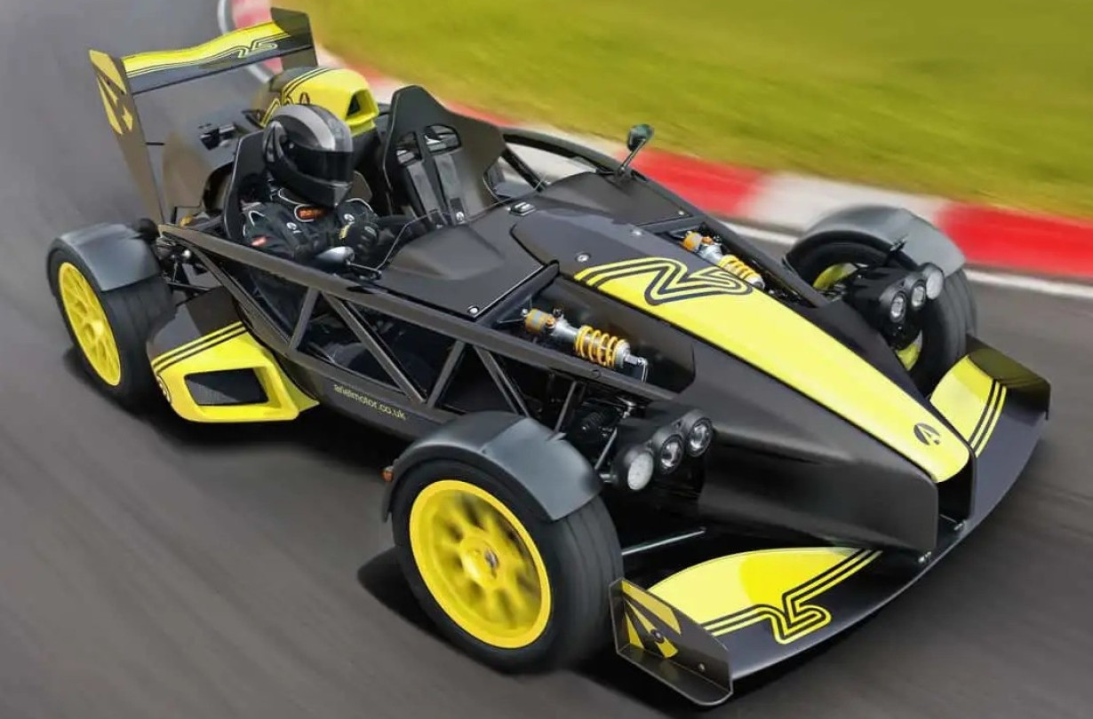 Είναι ακόμα ισχυρότερο και από το διαβόητο Atom V8, μια έκδοση περιορισμένης παραγωγής που παρουσιάστηκε το 2010 και όλοι απόρησαν για το πόσο εξωφρενικό ήταν. Ariel Atom