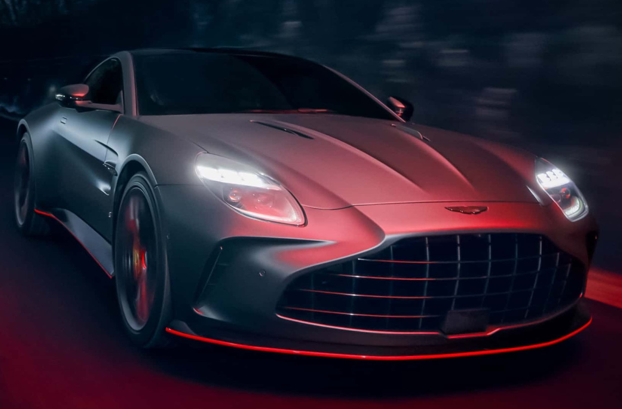 Αν νομίζεις ότι η απλή Aston Martin Vantage δεν σε καλύπτει, η S θα σου κάνει όλα τα γούστα. Aston Martin Vantage S