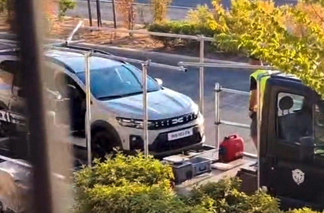 Το ανανεωμένο Dacia Jogger με τους αναβαθμισμένους και ισχυρότερους κινητήρες θα αποκαλυφθεί επίσημα στις αρχές του 2026 Dacia Jogger 2026