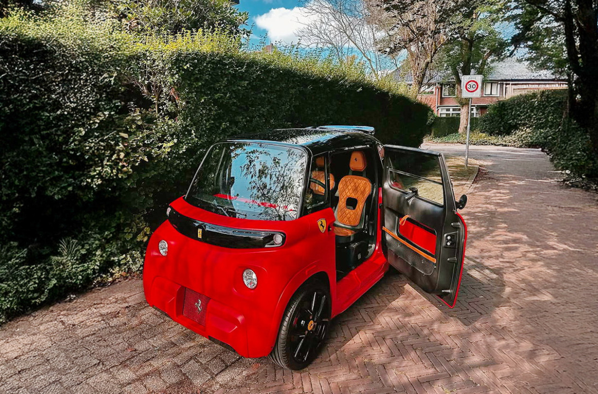 Η «Ferrari‑Ami» του Senna Gian‑Luca είναι ένα εντυπωσιακό και έξυπνο δημιουργικό εγχείρημα, που όμως κινδυνεύει -όσο εντυπωσιακό κι αν είναι– με νομικές κυρώσεις. Citroën Ami