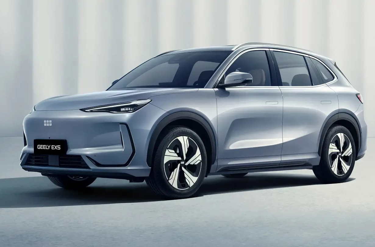 Στην ελληνική αγορά, το Geely EX5 είναι διαθέσιμο σε δύο εκδόσεις εξοπλισμού ξεκινώντας από τις €34.990 χωρίς την κρατική επιδότηση Geely EX5