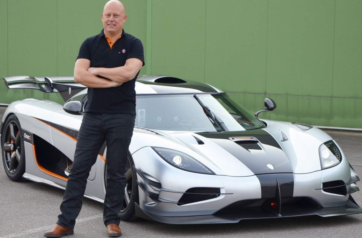 Ο πλανήτης δεν αγοράζει ηλεκτρικά hypercar, κάτι που έμαθε -με τον σκληρό τρόπο- πρώτος ο Mate Rimac. Koenigsegg