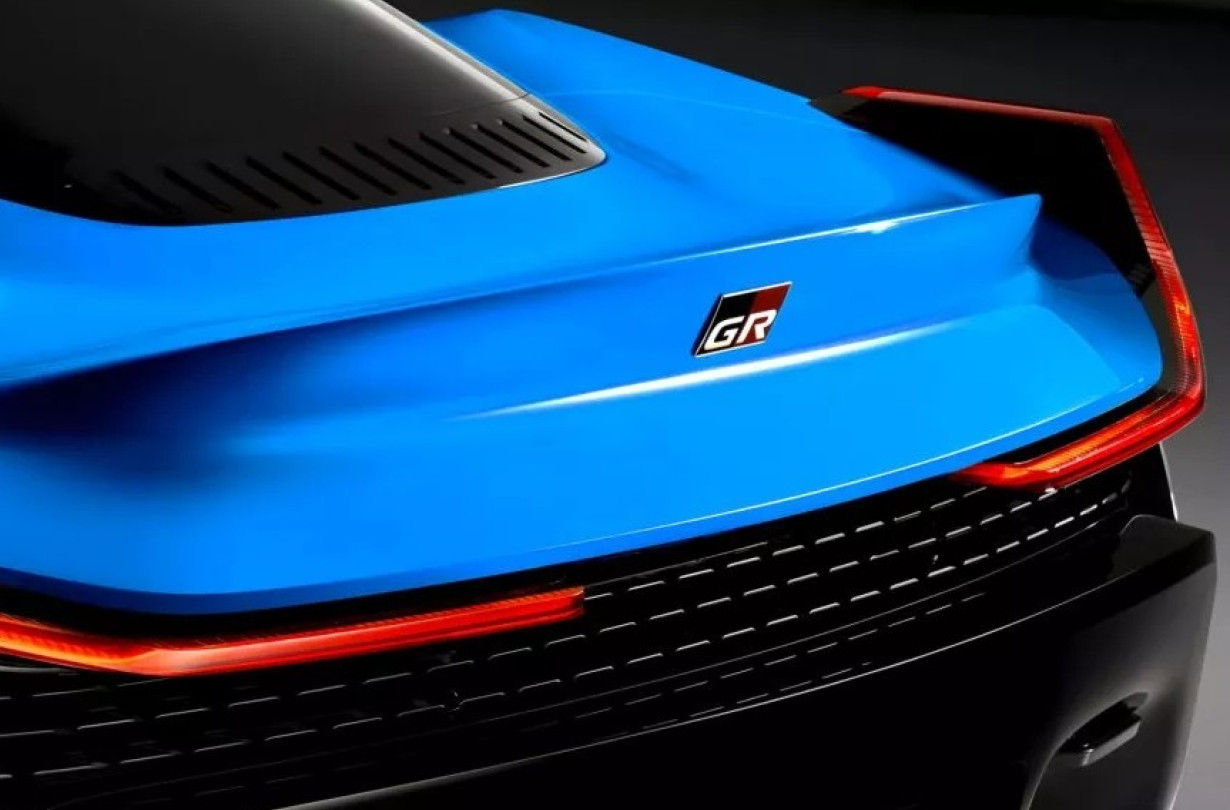 Λες μετά την Chevrolet Corvette, και η Celica να μεταφέρει το μοτέρ της πίσω από τους επιβάτες; Toyota Celica