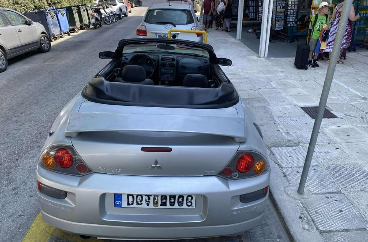 Δυστυχώς για εμάς, τα σπορ κουπέ/κάμπριο δεν εισήχθησαν ποτέ επίσημα στην ελληνική αγορά. Mitsubishi Eclipse