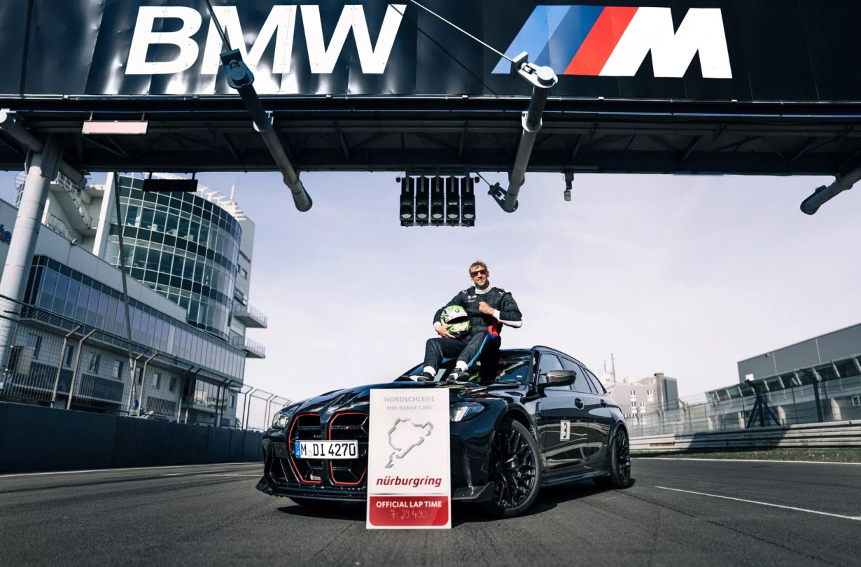 Και οι παντρεμένοι έχουν ψυχή! Αν η BMW είχε χιούμορ, έπρεπε να δοκιμάσει το ρεκόρ με μια μπαγκαζιέρα στην οροφή. M3 CS Touring