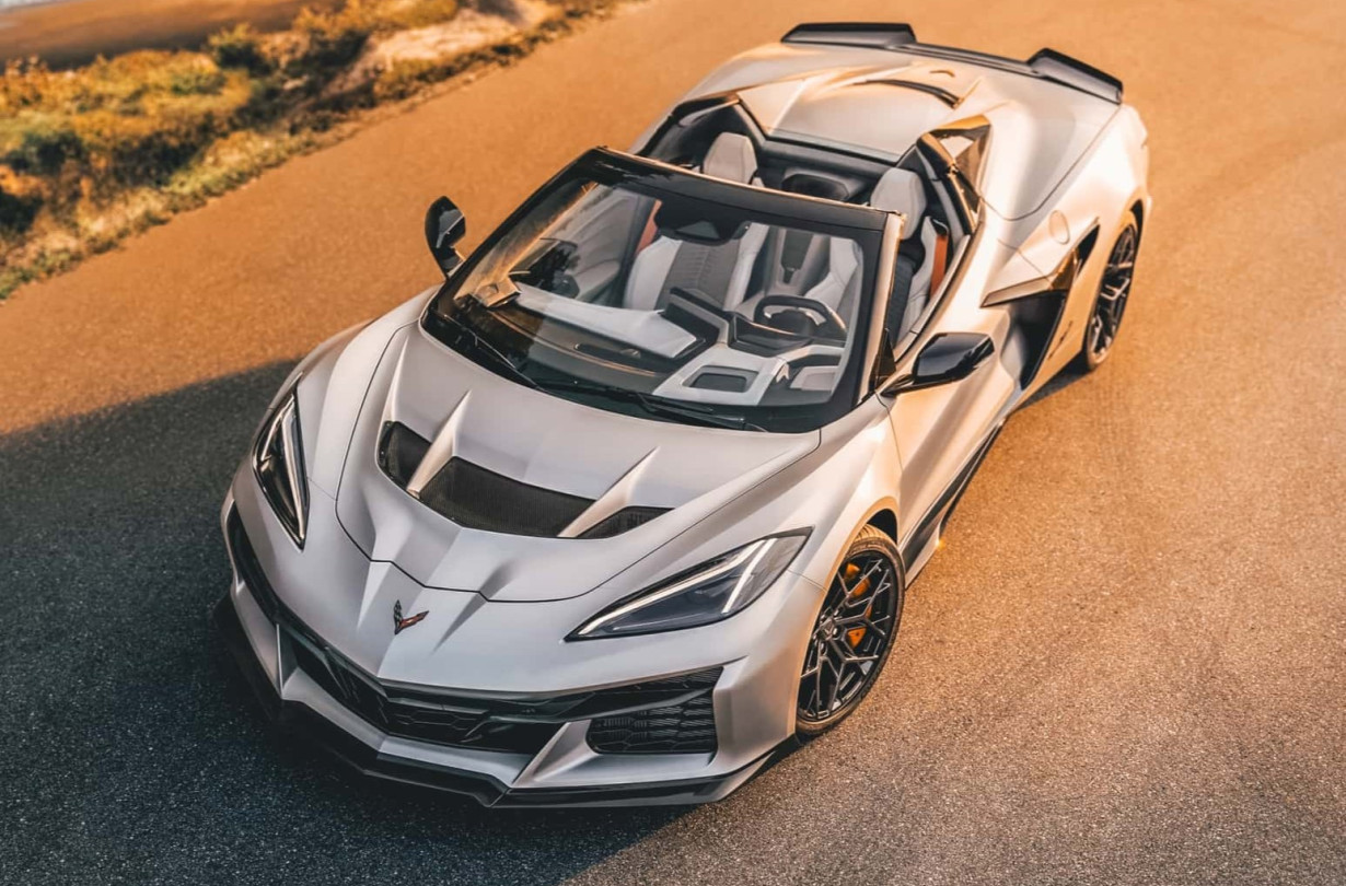 Η Ferrari F80 των 1.200 ίππων κοστίζει τα 18πλάσια. Καταλαβαίνεις λοιπόν γιατί είναι τσάμπα; Corvette ZR1X