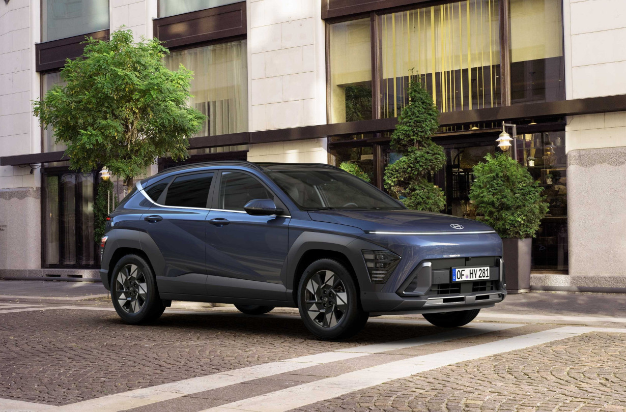 Όλοι οι κινητήρες του Hyundai Kona MY2026 έχουν γίνει ισχυρότεροι, περιλαμβανομένης φυσικά και της φουλ υβριδικής έκδοσης Hyundai Kona