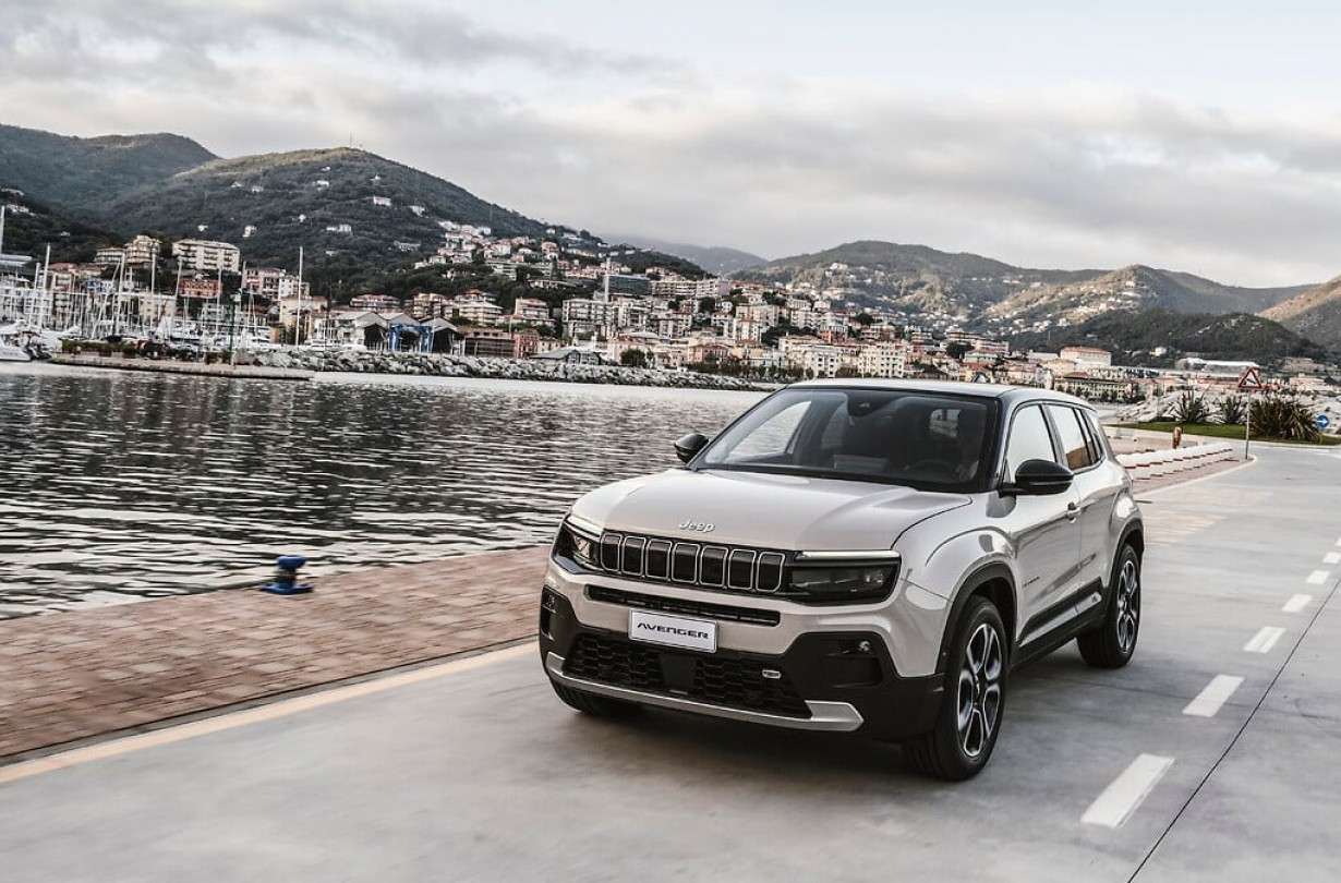 H αρχική τιμή του Jeep Avenger διαμορφώνεται πλέον στις €22.990 Jeep Avenger