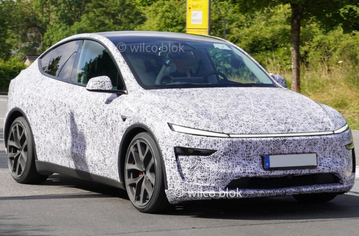 Αλλά όπως και στην περίπτωση του Model 3 Performance, η γρήγορη έκδοση του Υ καθυστερεί κάποιους μήνες. Model Y Performance