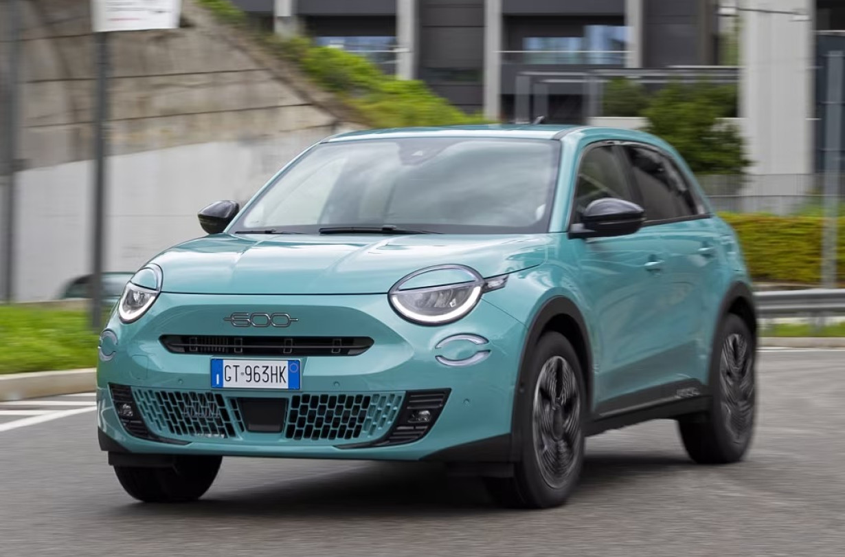 Το FIAT 600 ξεκινά από €23.390 στην έκδοση Hybrid 110 μετά και την προωθητική ενέργεια €600 που τρέχει η εγχώρια αντιπροσωπεία FIAT 600 Hybrid
