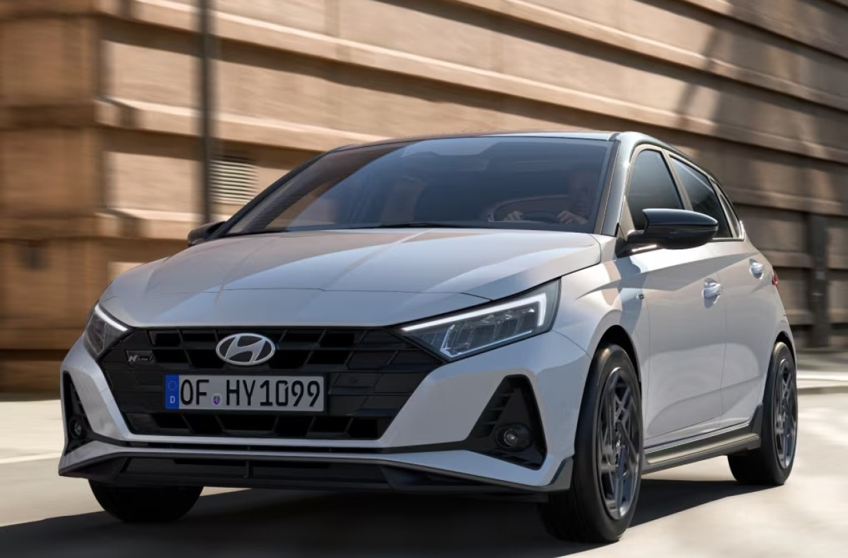 H νέα γενιά των Hyundai i20 και Bayon θα κάνει πρεμιέρα το 2026 και θα υιοθετήσει για πρώτη φορά φουλ υβριδικούς κινητήρες Hyundai i20 N Line