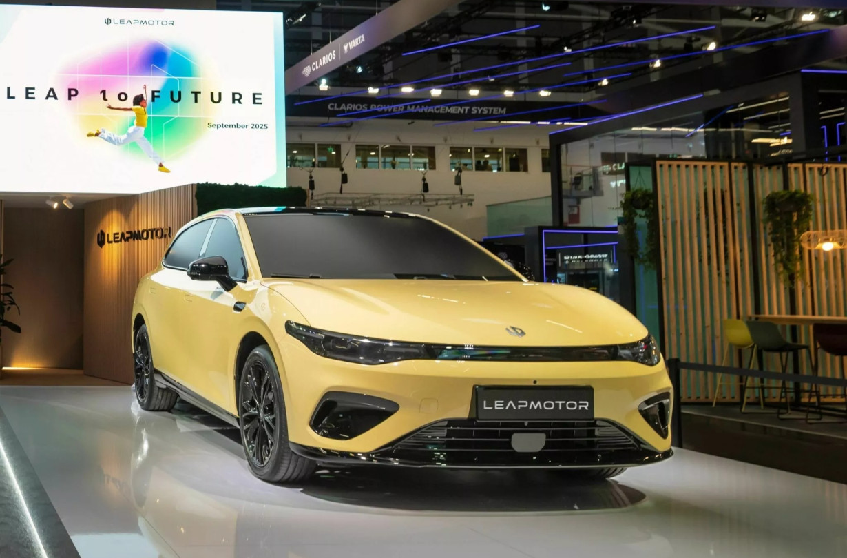 Το Leapmotor B05 αναμένεται στην Ευρώπη το πρώτο τρίμηνο του 2026 και στόχος της κινεζικής φίρμας είναι η τιμή να μείνει κάτω από τις €30.000 Leapmotor B05