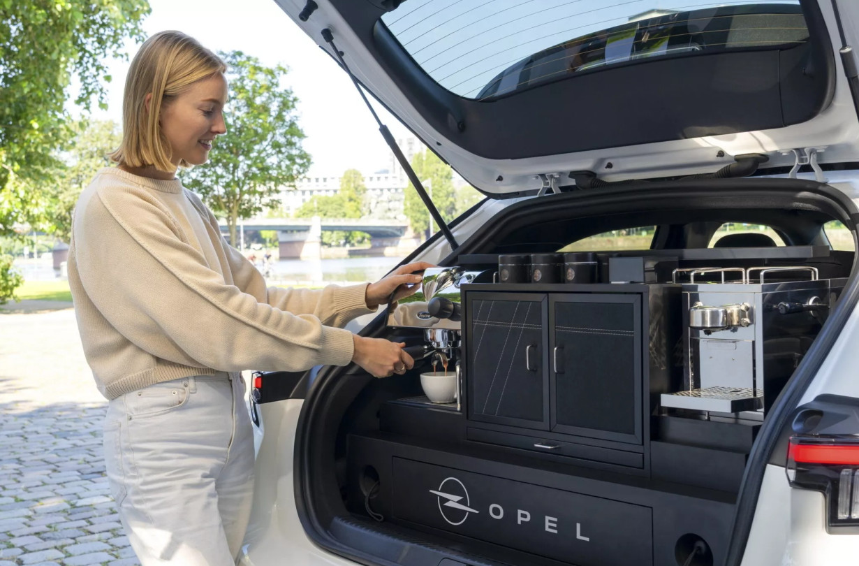 Με το Opel Mokka Coffee, η στάση για φόρτιση γίνεται απόλαυση. Opel Mokka Coffee
