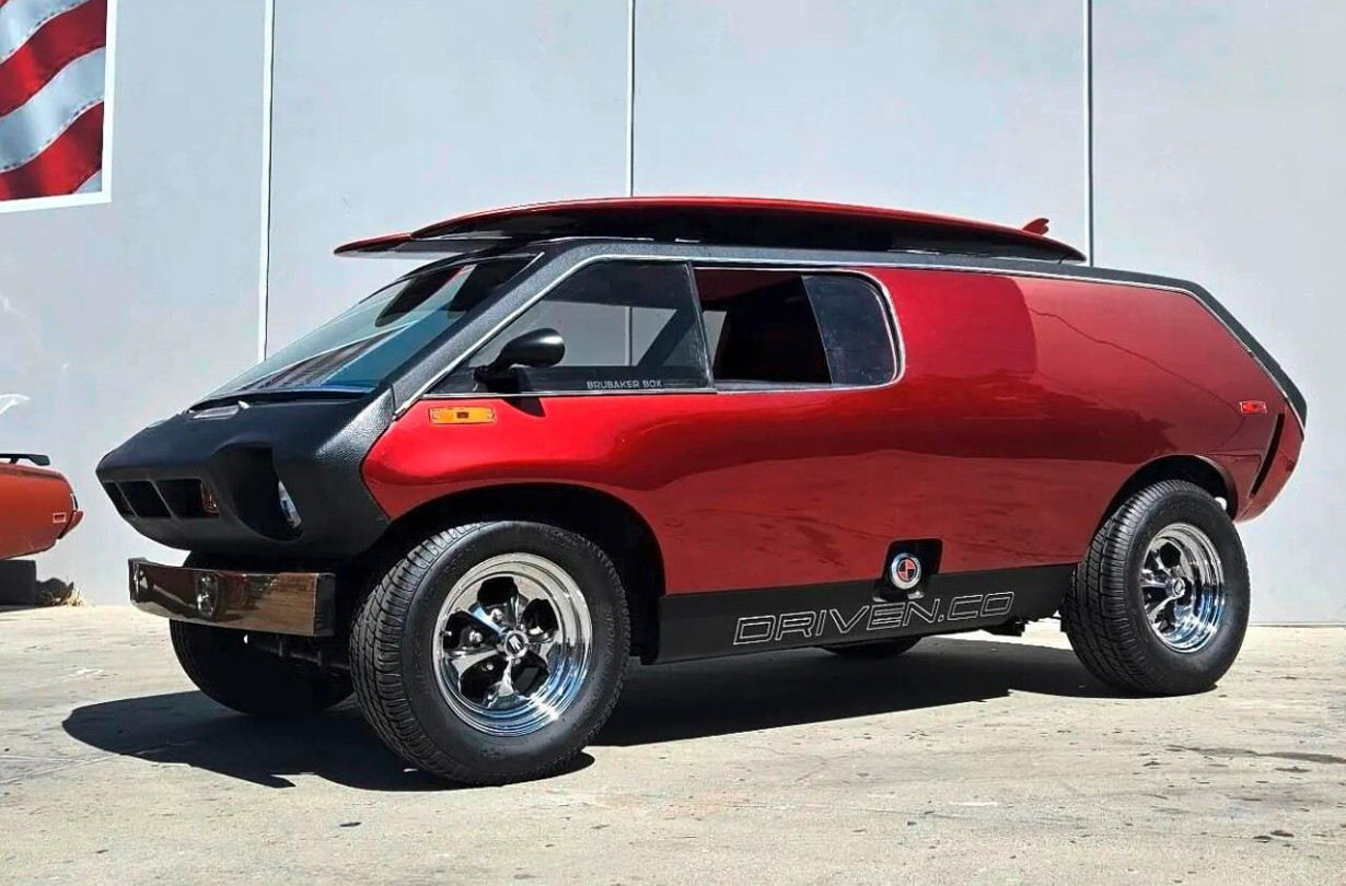 Με περίπου 78.000 μίλια (περίπου 126.000 km) στο οδόμετρο, το αναγεννημένο Automecca Sports Van άλλαξε πρόσφατα χέρια στις ΗΠΑ. Automecca Sports Van