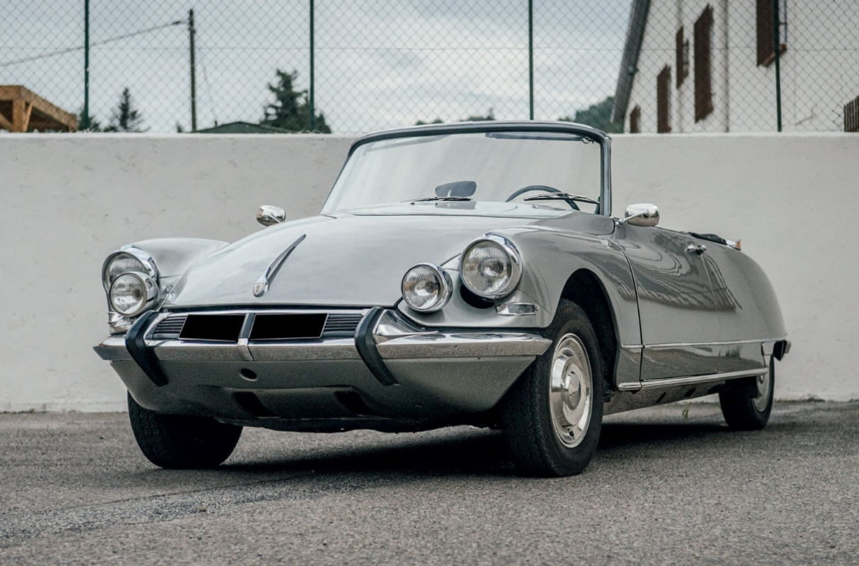 Πρόκειται για την πέμπτη Citroën DS Décapotable με χειροκίνητο κιβώτιο που κατασκευάστηκε -από μόλις 42 κομμάτια της συγκεκριμένης χρονιάς παραγωγής. Citroën DS Décapotable 1966