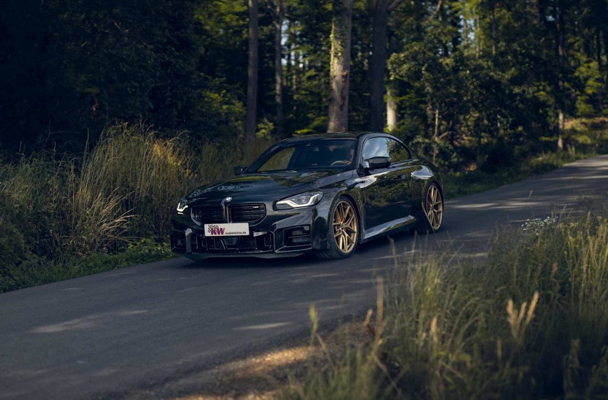 Τα coilover κιτ της KW για τη BMW M2, όπως και για όλα τα μοντέλα είναι χειροποίητα στη Γερμανία και συνοδεύονται από πιστοποίηση εξαρτημάτων BMW M2 - KW Suspension