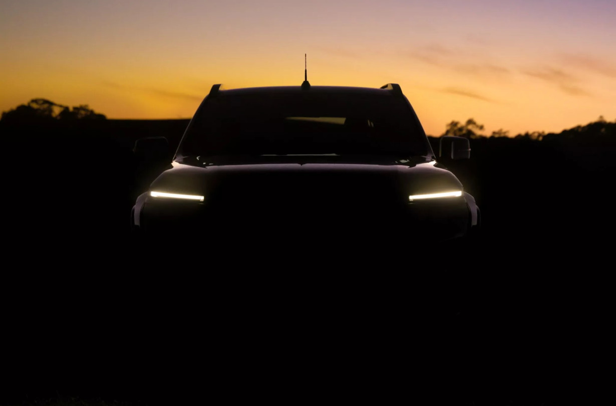 Η νέα γενιά του Nissan Navara θα είναι διαθέσιμη και σε έκδοση PHEV. Επιλογή που ίσως αποτελέσει διαβατήριο για την επιστροφή στην Ευρώπη. Κάτι τέτοιο όμως δεν θα πρέπει να θεωρείται δεδομένο New Nissan Navara Teaser