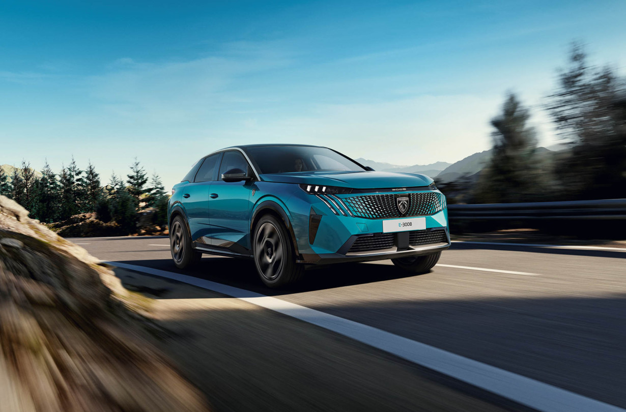 Peugeot Ε-3008 Dual Motor AWD 325