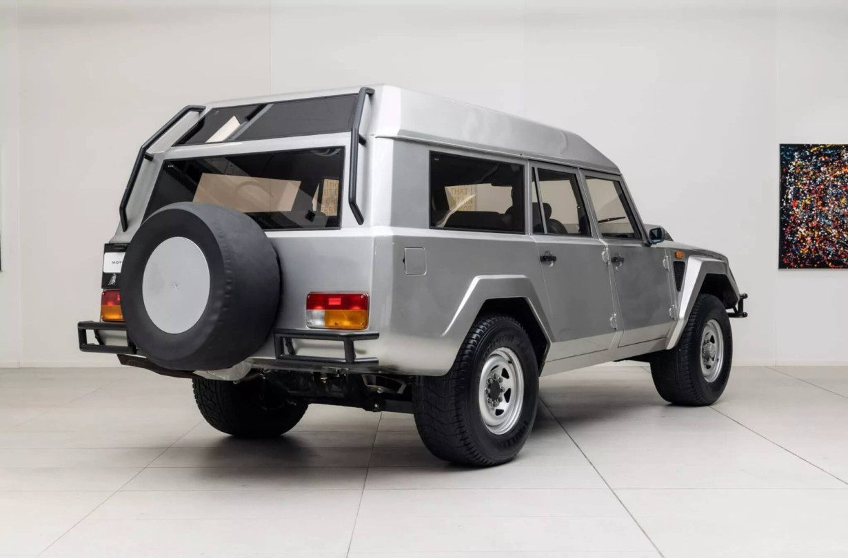Lamborghini LM002