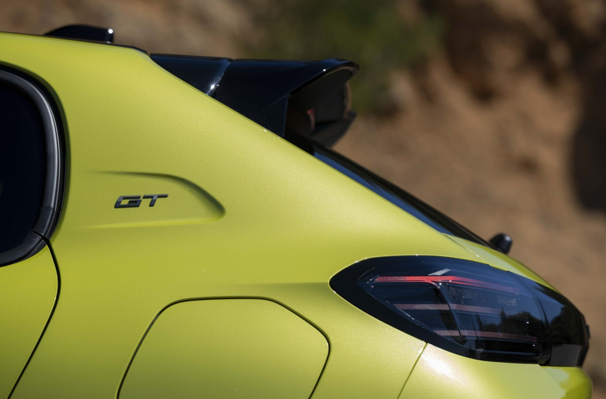 Peugeot 208 Hybrid - σουπερμίνι