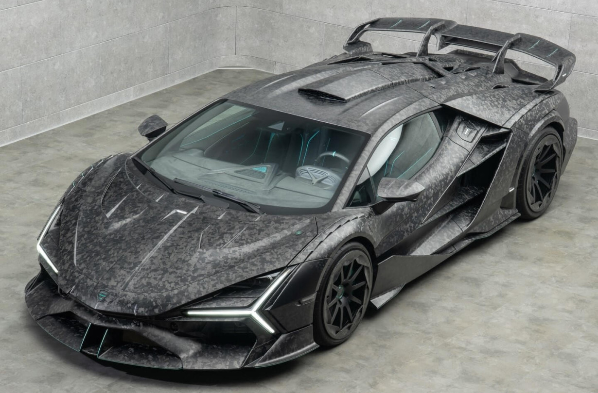 Lamborghini Revuelto