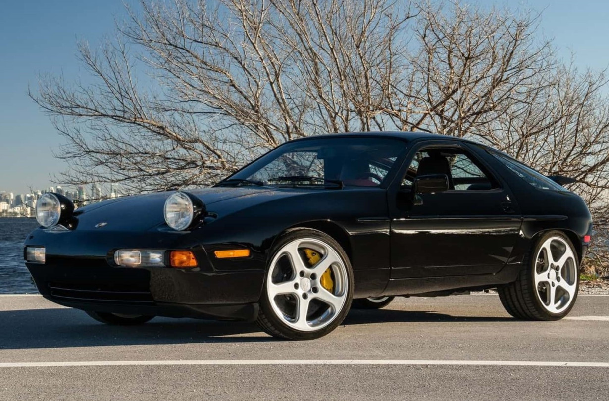 Porsche 928