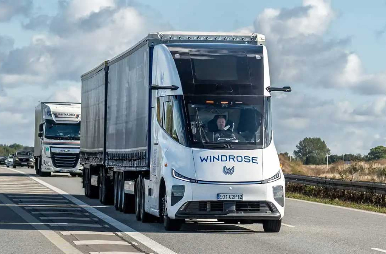 Windrose Global E700