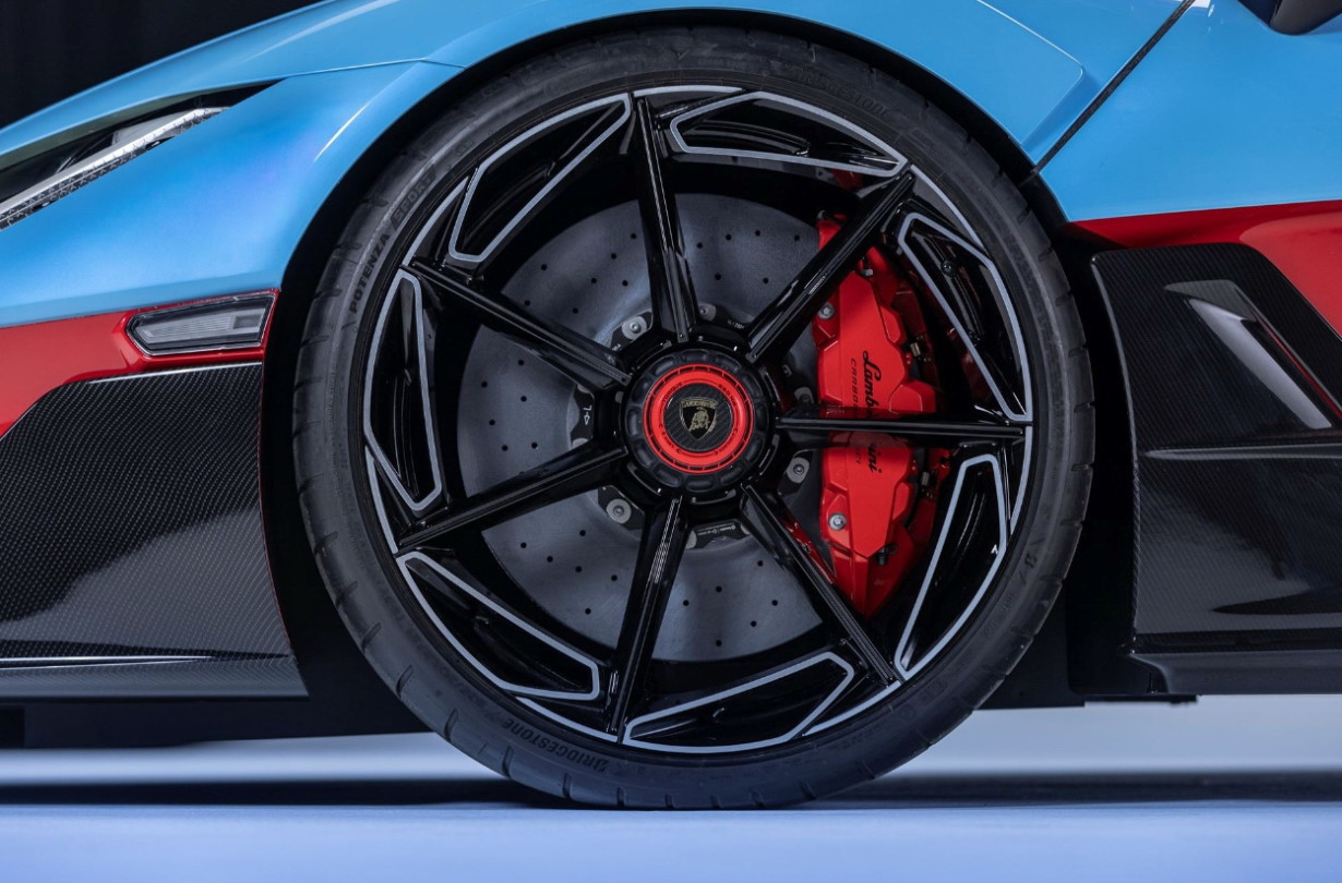 Bridgestone Potenza, Lamborghini Fenomeno Roadster