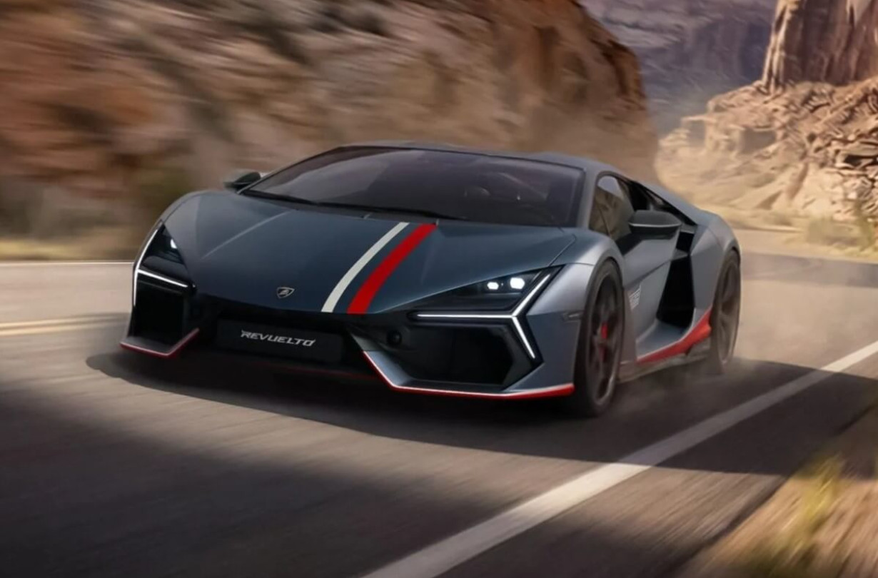 Lamborghini Revuelto