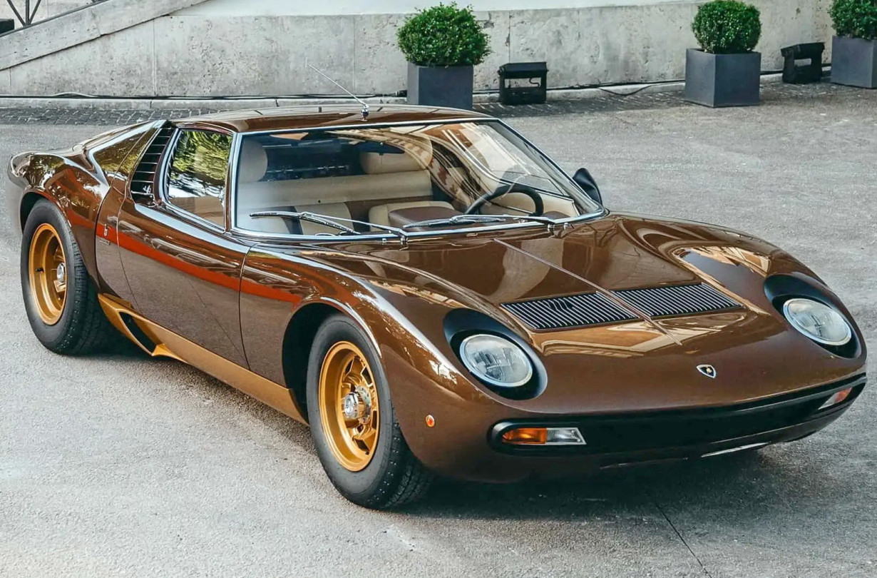 Lamborghini Miura SV
