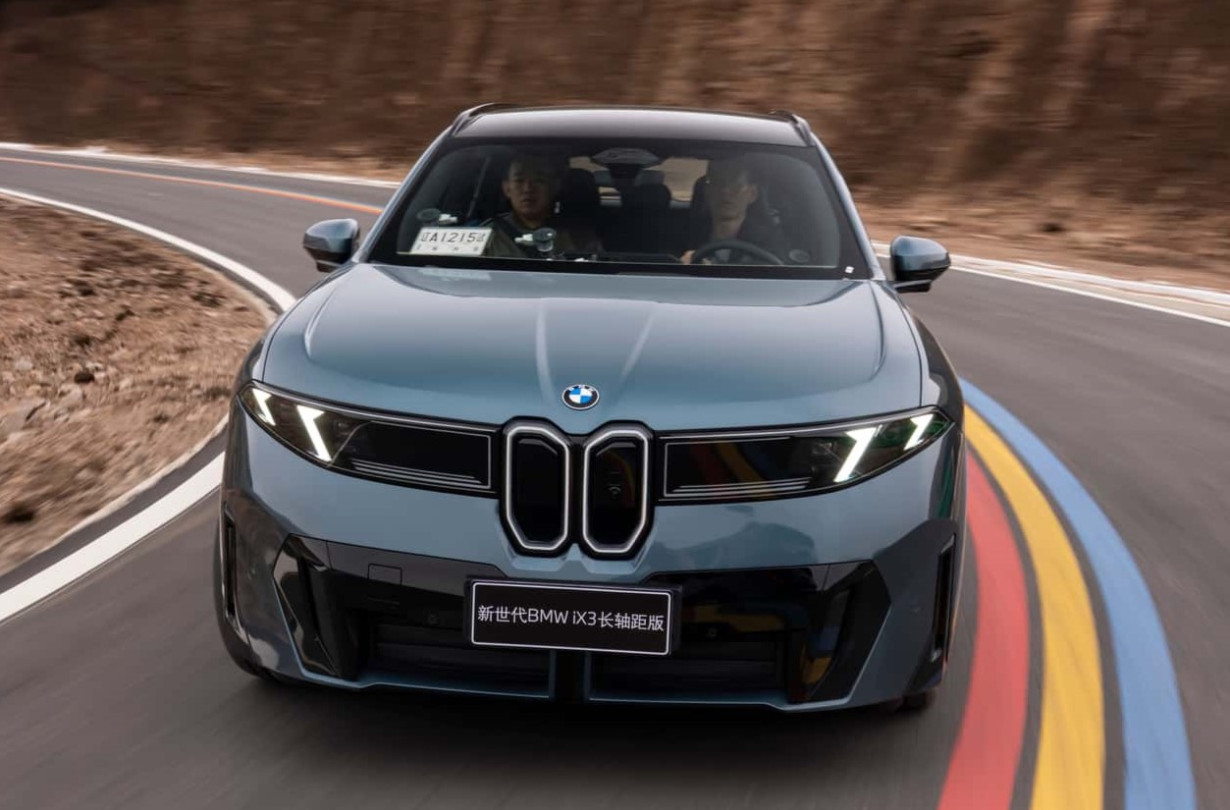 BMW iX3
