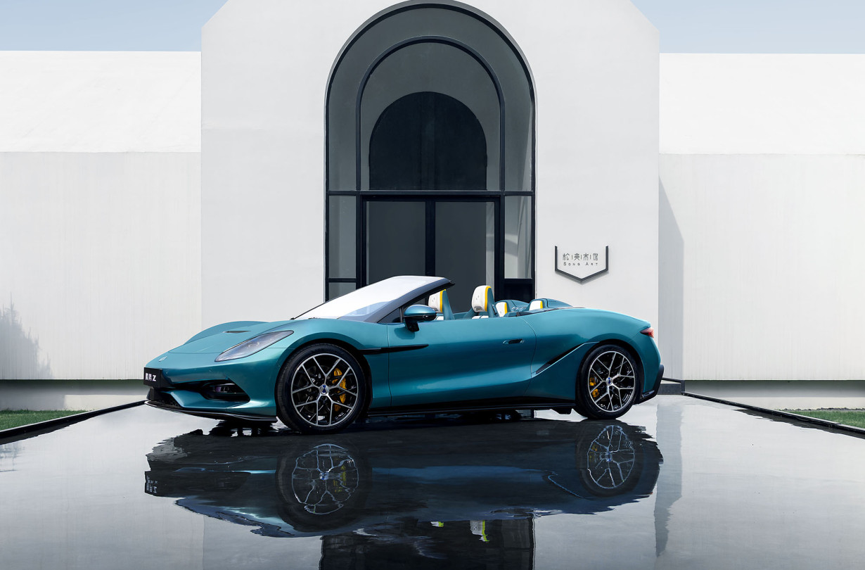 DENZA Z Spider