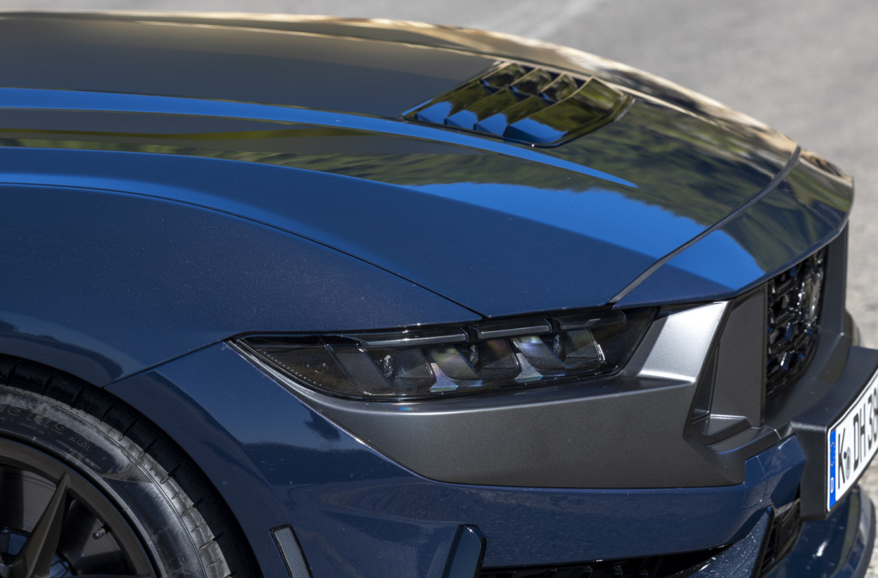 Ford Mustang Dark Horse