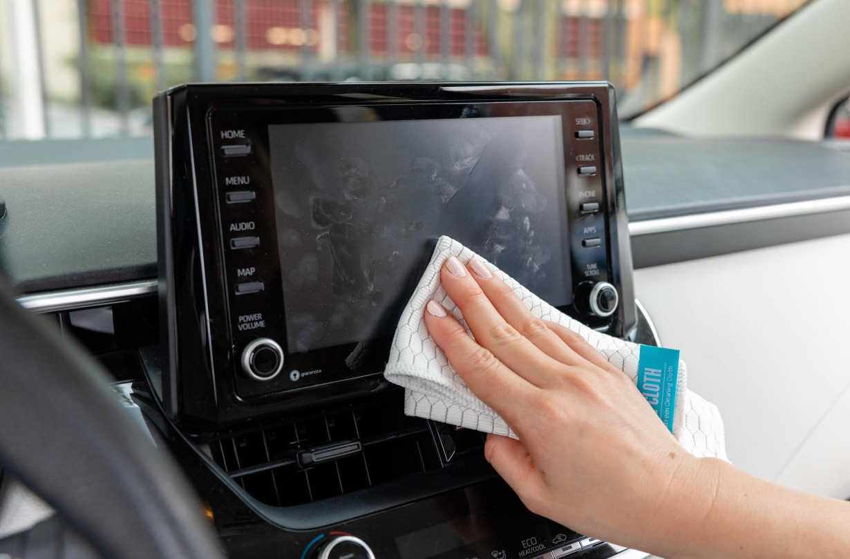 infotainment cleaning