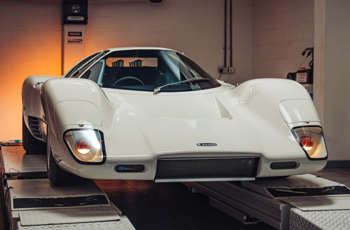 McLaren M6GT