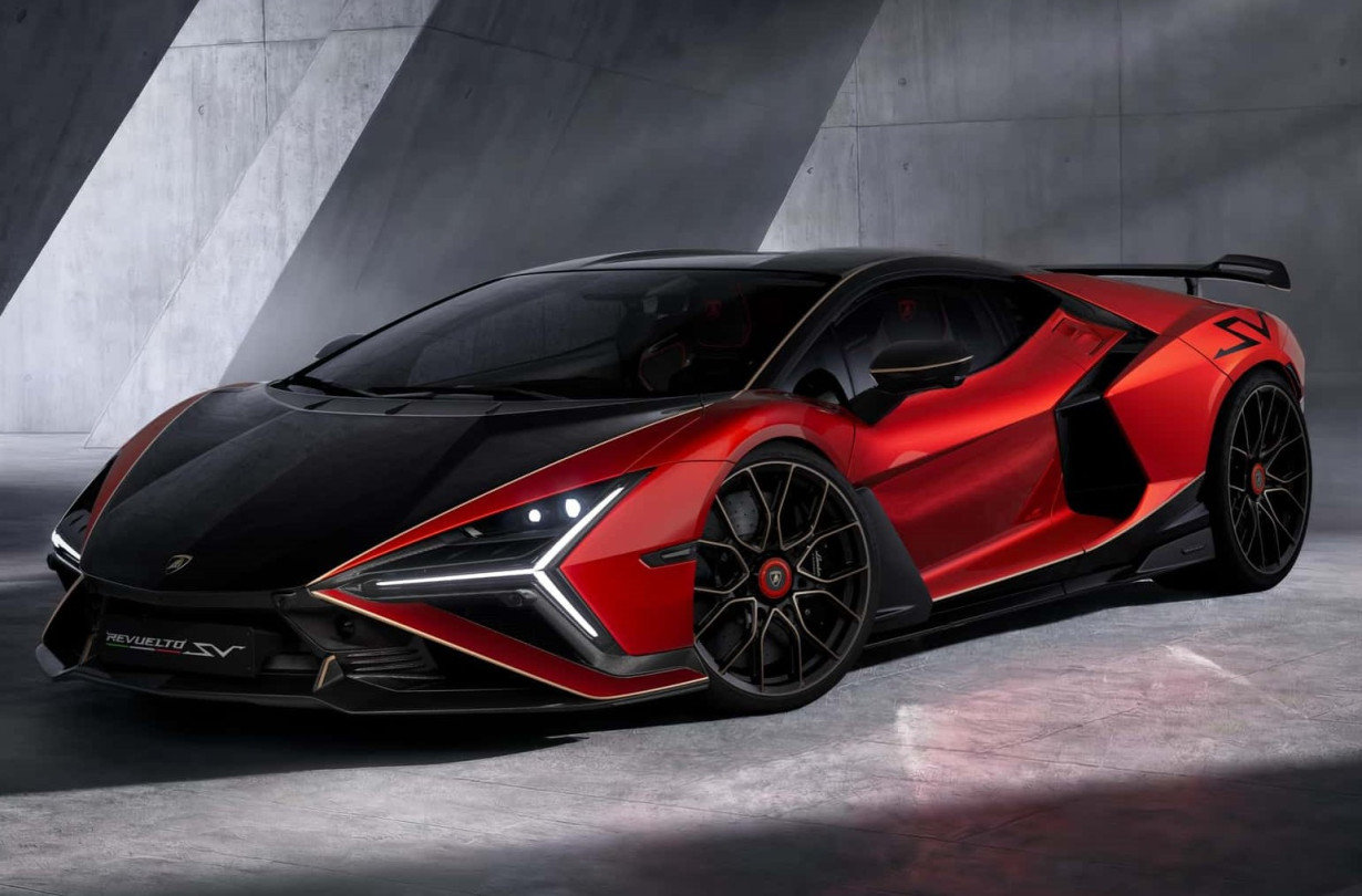 Lamborghini Revuelto SV