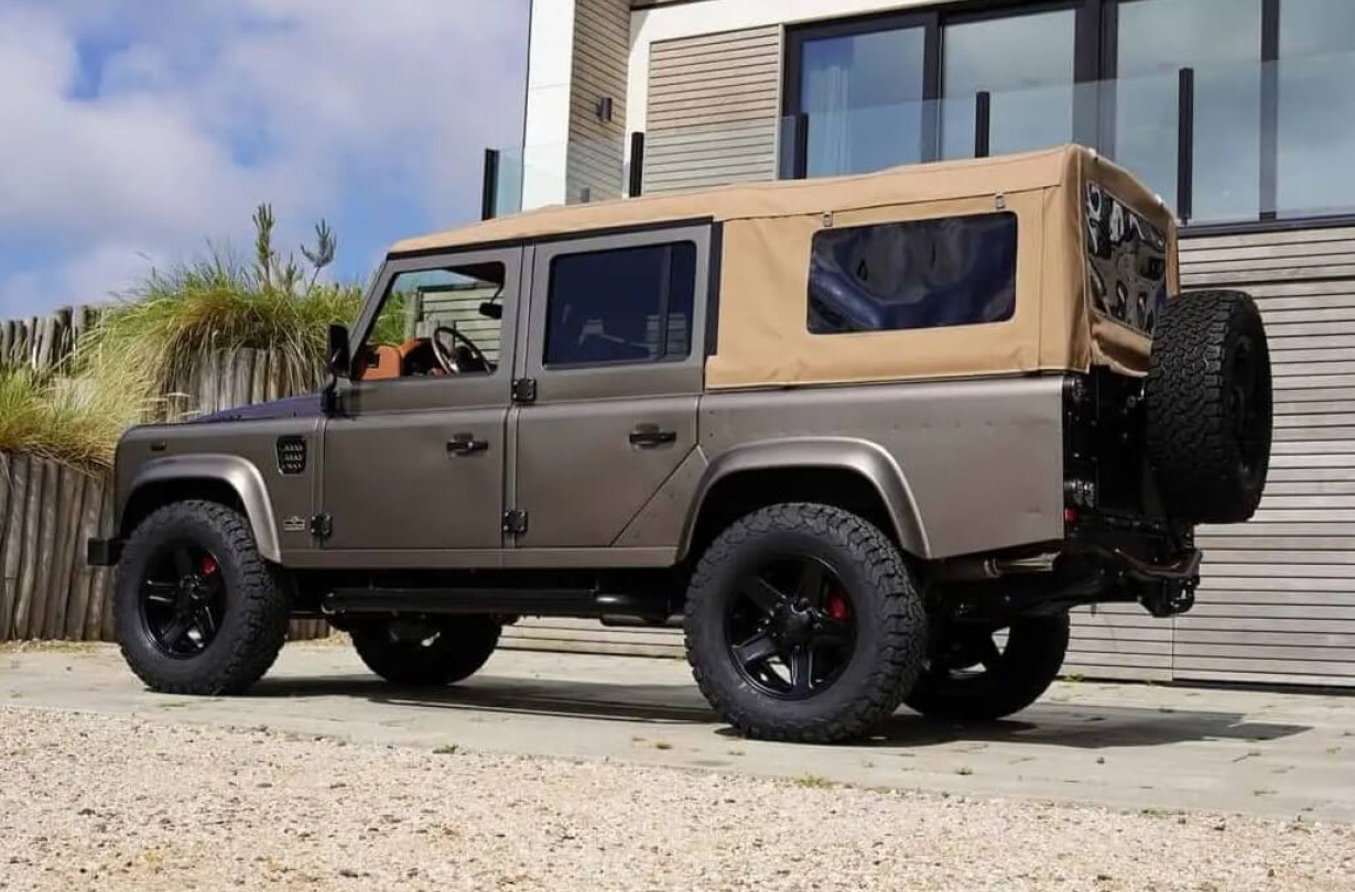 Land Rover Defender