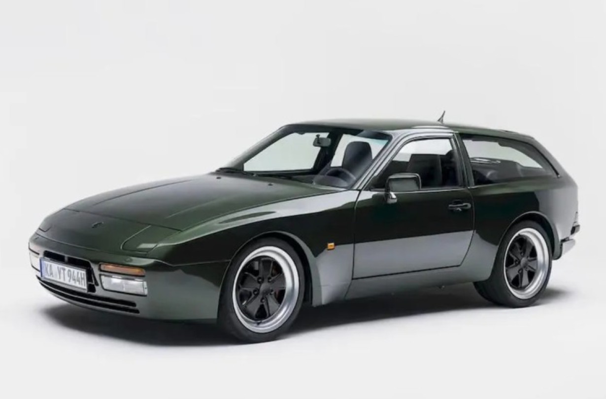 Porsche 944